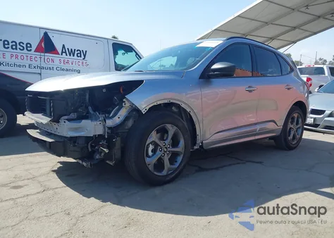 2024 Ford Escape St-Line z USA, uszkodzony, nr VIN 1FMCU0MZ8RUA44145